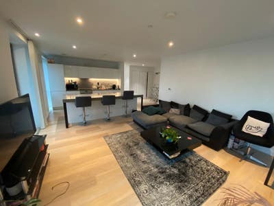 Double Bed to Let in Royal Wharf Along the River Main Photo