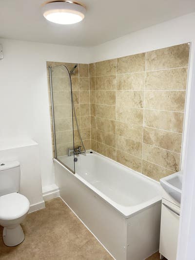 Beautiful Furnished Room Next to Crawford Station Main Photo