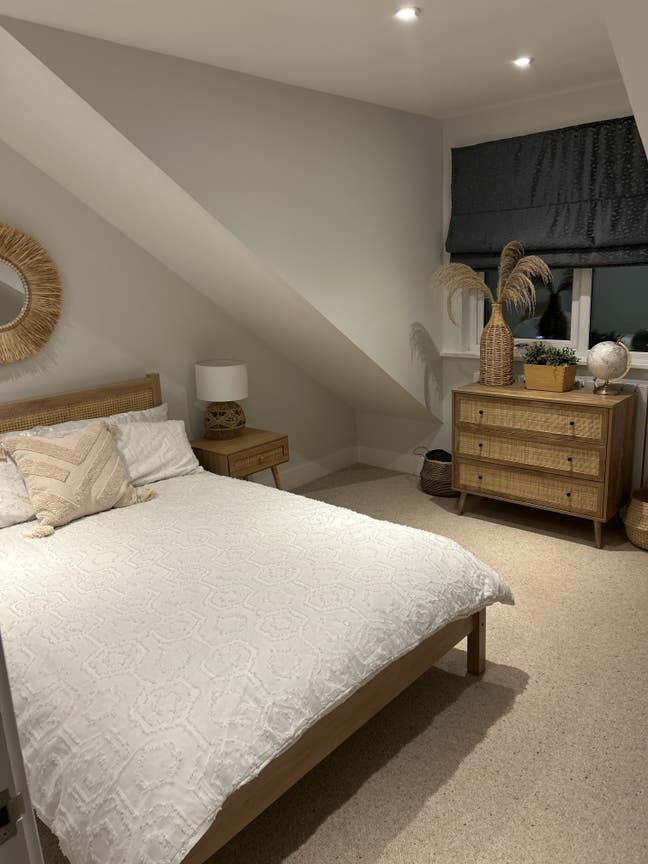 Fully Furnished Double Bedroom & Private Bathroom Main Photo