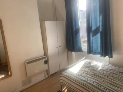 Single Room Chiswick  Main Photo