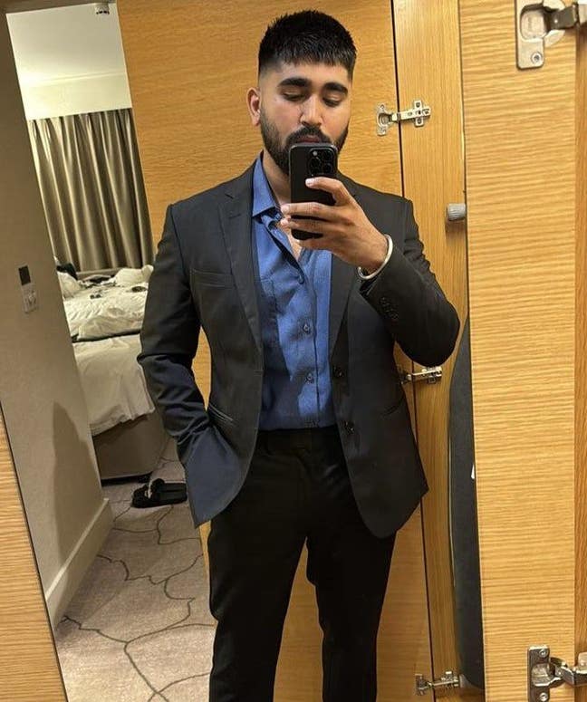 I am a professional male aged 26. I am lookin... Main Photo