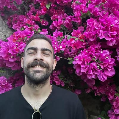 Hello! I'm Alexandros from Greece and I'm c... Main Photo