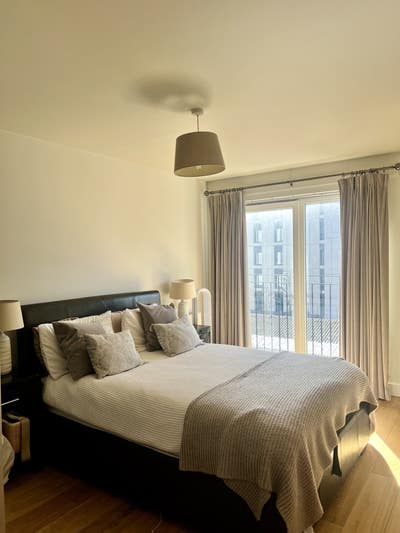 Double in a spacious open-plan flat Main Photo