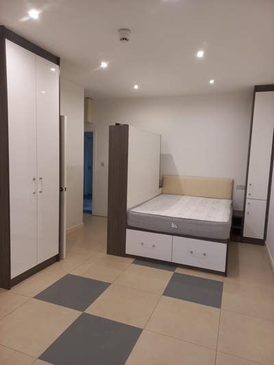 Brand New Studio Flat All Bills included-Oldham  Main Photo