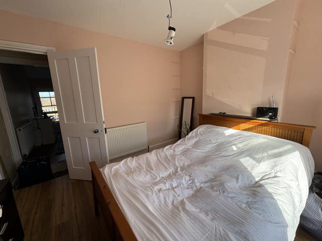 Master Bedroom Main Photo