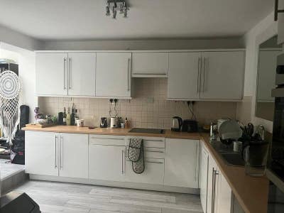 Double Room with own bathroom 10th of November. Main Photo