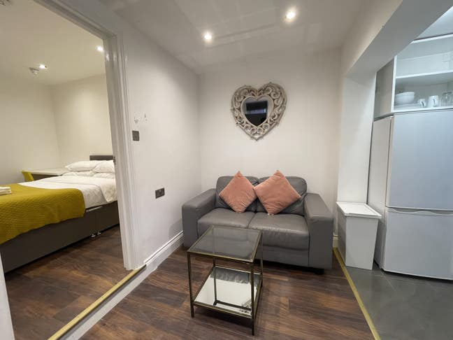 Annexe self contained 1 Bed Flat Town Centre Main Photo