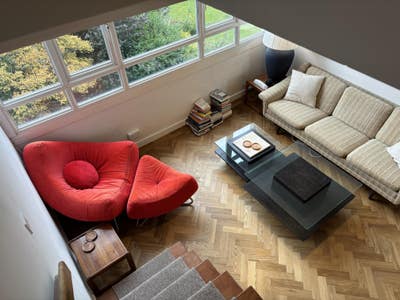 Sunny double room overlooking park Main Photo