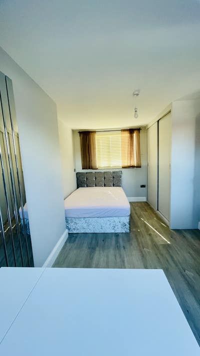 Studio available for rent. Main Photo