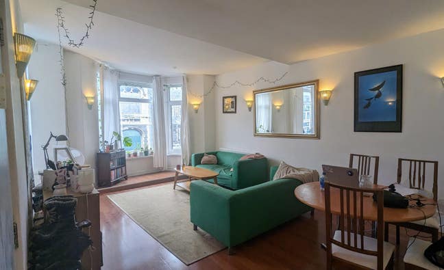 Room available to rent  Main Photo