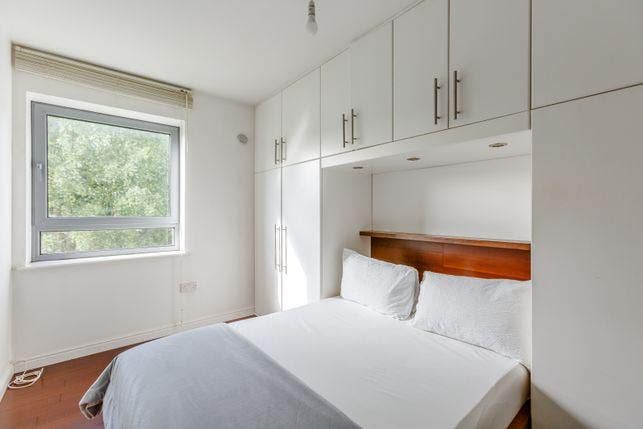 Spacious Double room with own bathroom available!  Main Photo
