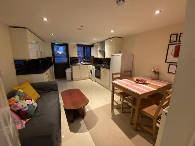 5 double Room in a Shared House, Main Photo