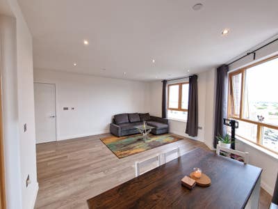 Ensuite Double Rooms -in Modern New-Build Flat  Main Photo