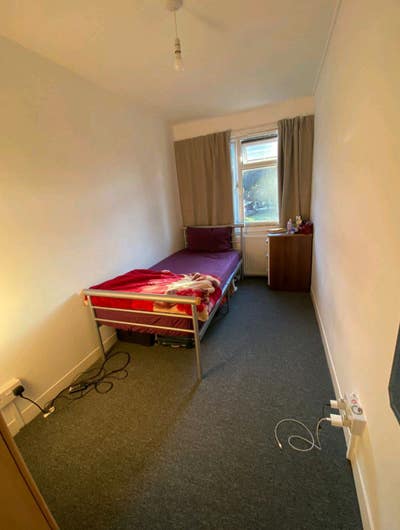Double bedroom for one female Main Photo