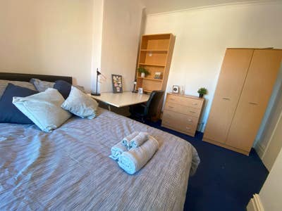 Double Room Available in Earlsdon House Share Main Photo