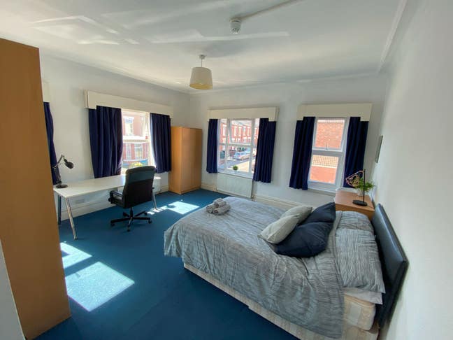 Spacious Double Room (Earlsdon) Main Photo