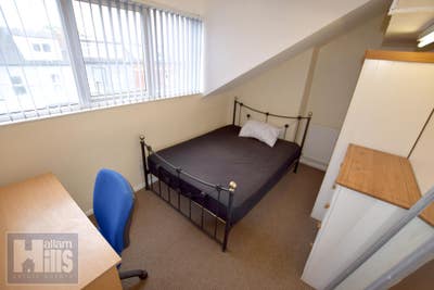 4 Dbl Rooms Avail Now / All Bills Included Main Photo