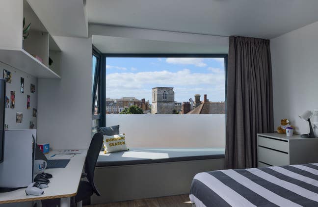 Spacious Studio in Southampton city centre Main Photo