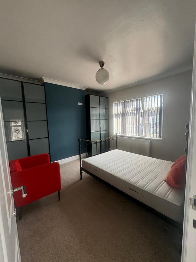 1 Double Room in  House  Main Photo