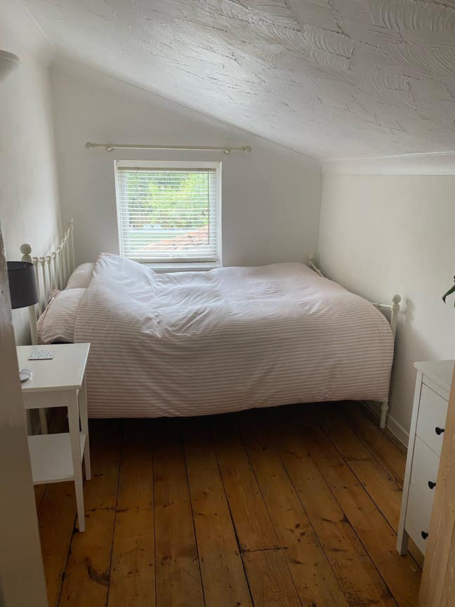 Small double room  Main Photo