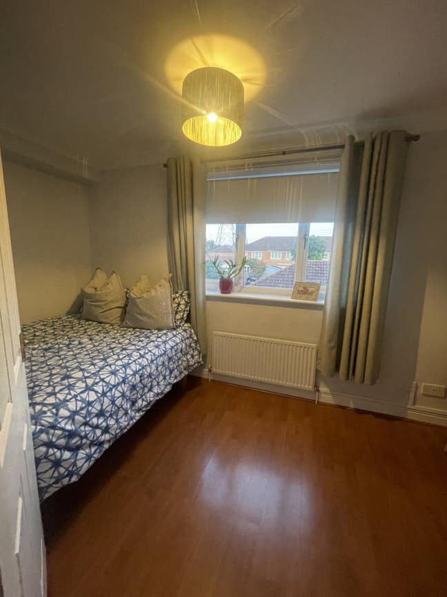 Double bedroom & Private bathroom - &pound;850 EN3 Main Photo