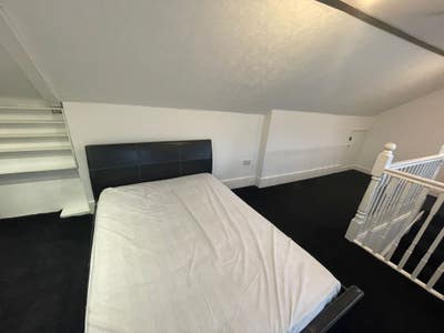 Double room in Mitcham Most Bills Included Main Photo