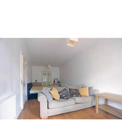 One double bedroom for rent with Television 550 r  Main Photo
