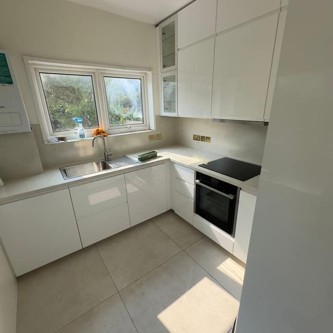 Spacious double room in Addiscombe.  Main Photo