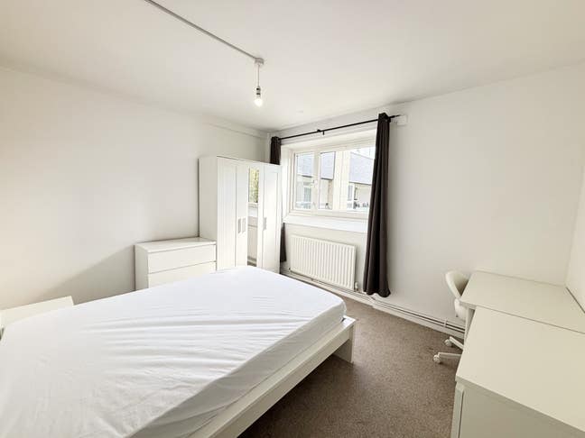 Stunning Double Rooms Next the Southfields Statoin Main Photo