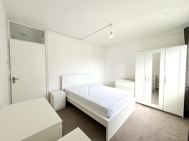  Double bedoom available/Southfields  Main Photo