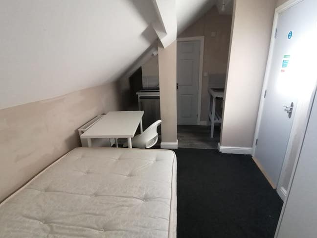 Studio - 2025/26 £160 pw - Book NOW!  Main Photo
