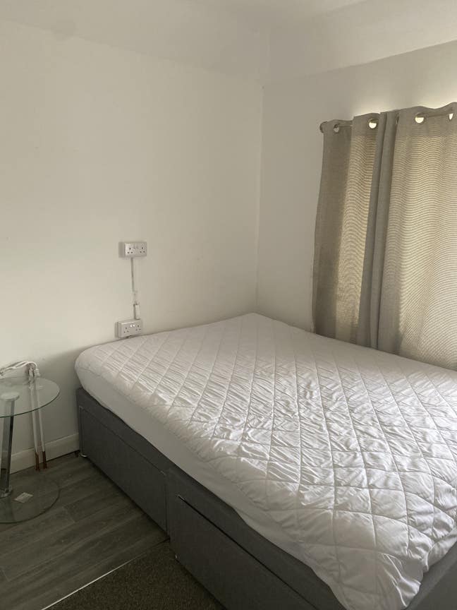 Double room with en-suite  Main Photo
