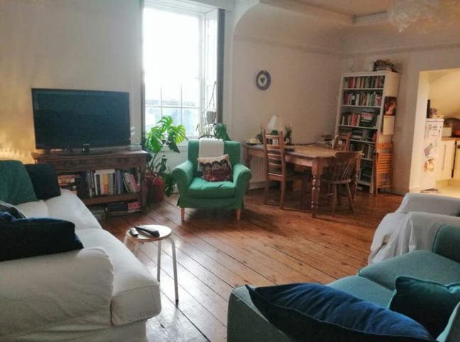 Double room in beautiful central penthouse flat Main Photo