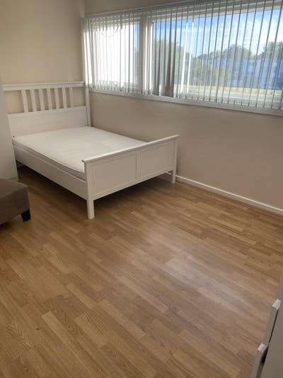 Whole Floor in Townhouse Available to Rent in a 4  Main Photo