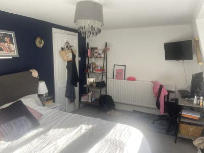 Beautiful Big Room in Georgian Terraced House Main Photo