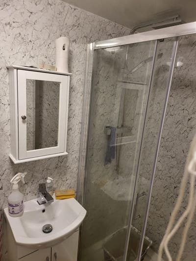 Double Bedroom with an Ensuite in a shared House Main Photo