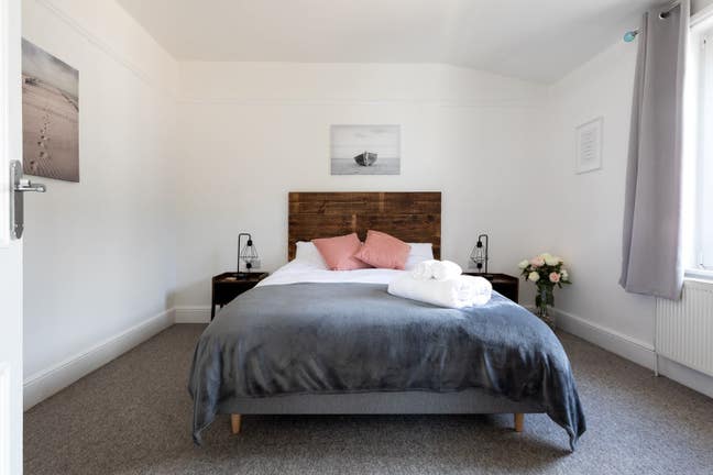 Flat For Rent Main Photo
