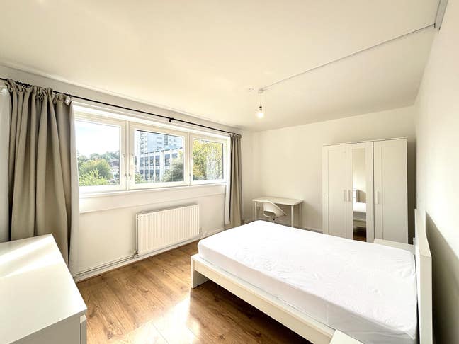 Beautiful Rooms Available  Only 15/10 Main Photo