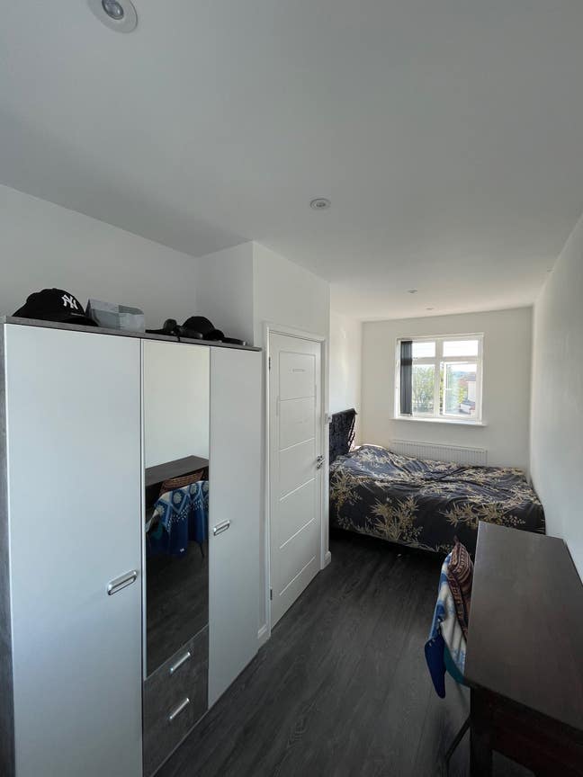 Double bedroom for one person in Edgware Main Photo