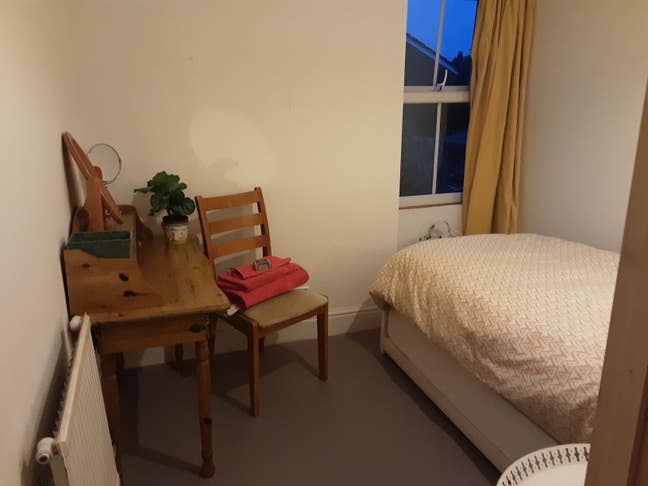 2 first floor rooms near to Stourbridge Junction Main Photo