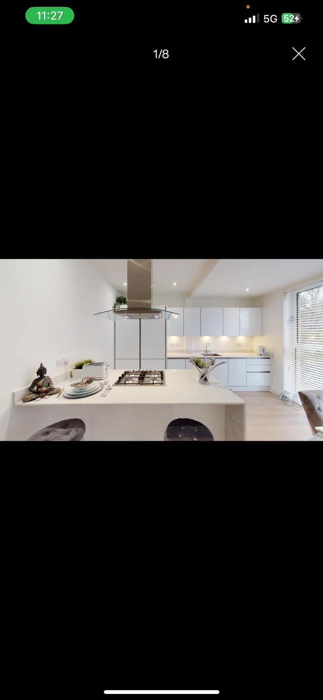 Double bed and single bed in 3 bedroom apartment  Main Photo