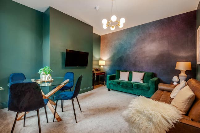 Luxury Professional Home in Aigburth with gym Main Photo