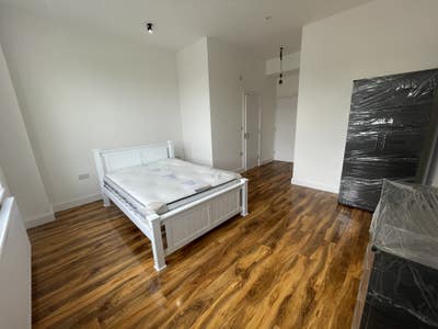 Luxury Ensuite Room Croydon Gated Development Main Photo