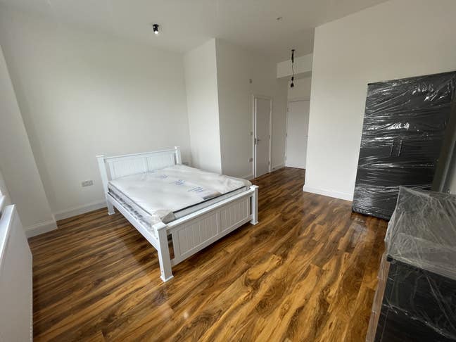 Luxury Ensuite Room Croydon Gated Development Main Photo