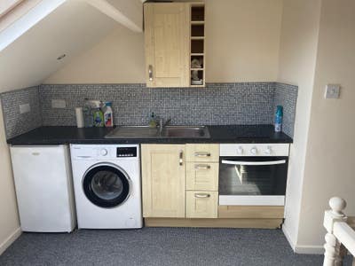 Studio Flat to Rent / All Bills Included / WF2 Main Photo