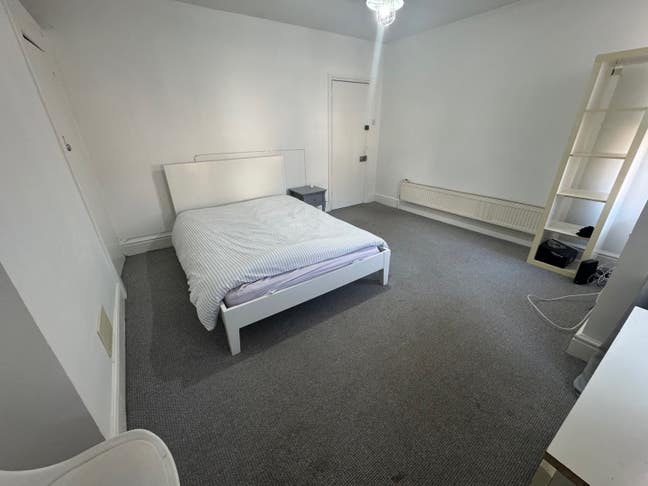 ***Well Located near Bedford Place & Town centre** Main Photo