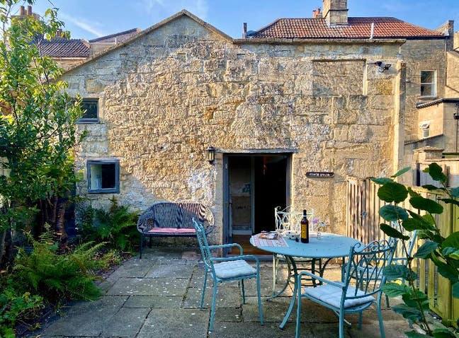 Georgian Coach House Main Photo