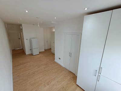 En suite double room with separate kitchen Main Photo