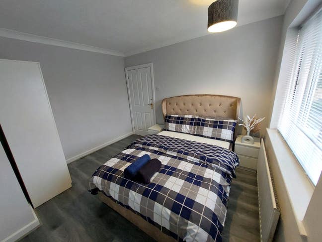Single & Double Room for rent Main Photo