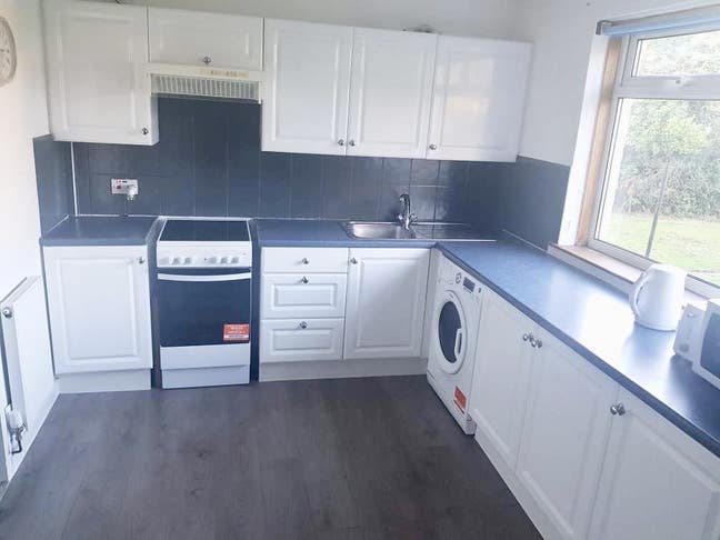 Dbl room £530 Pcm ML3 Main Photo